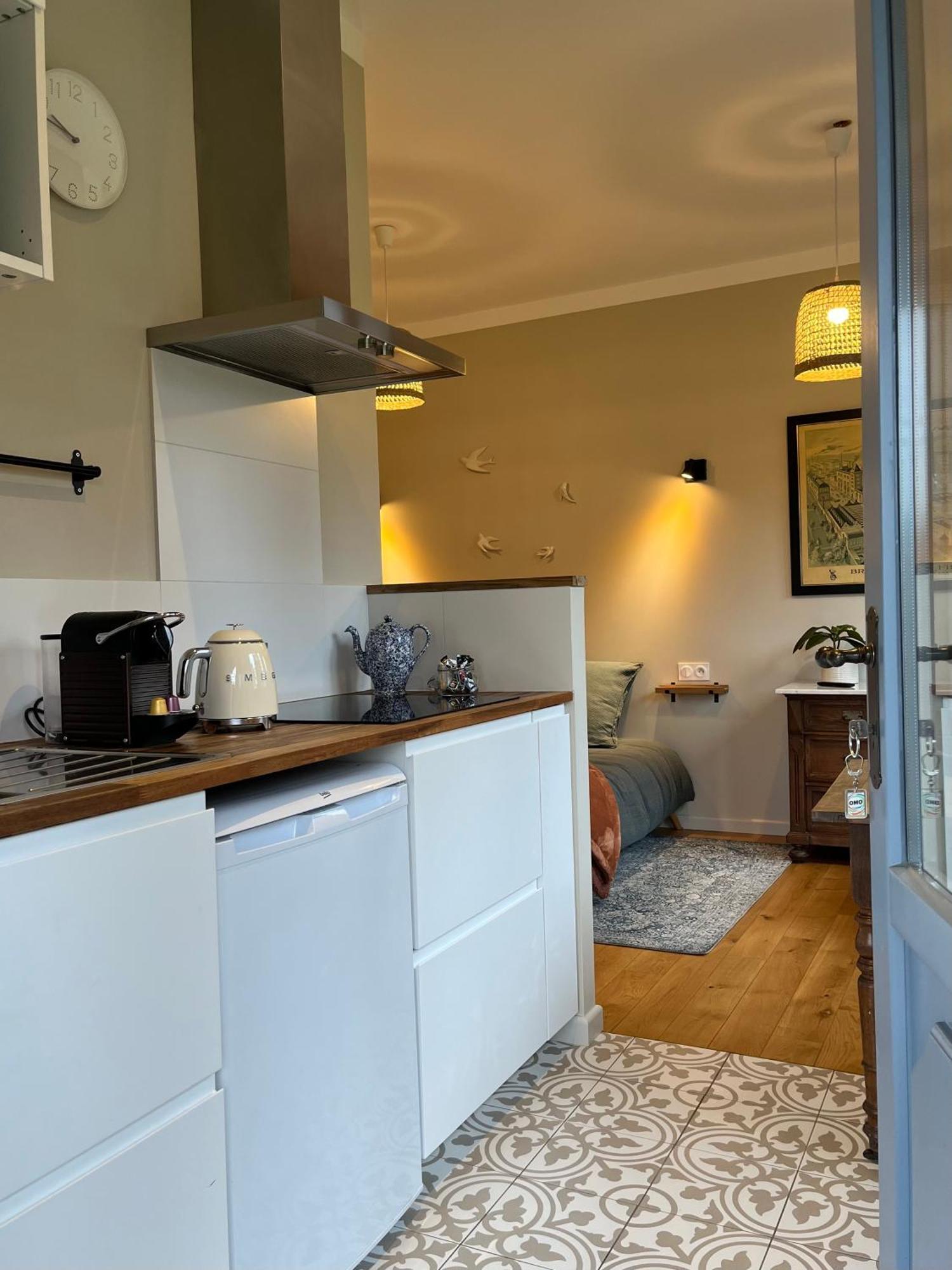 Studio De Charme Avec Terrasse Privee, Jardin Partage 부스윌레 외부 사진